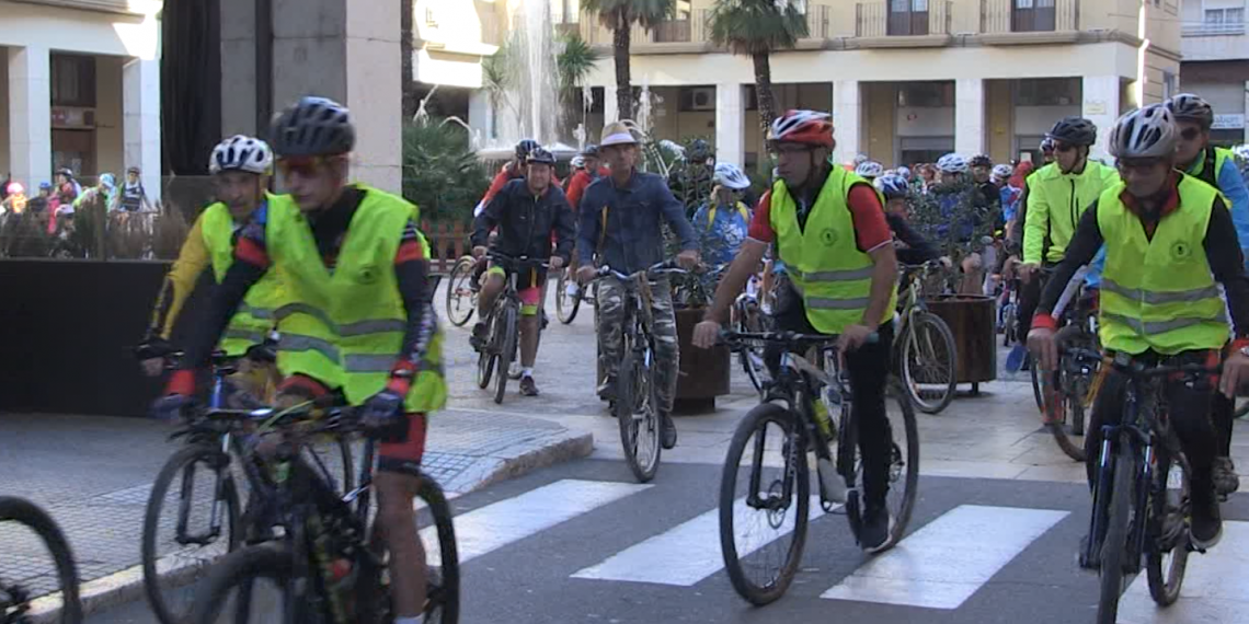 La Festa de la Bicicleta de Tortosa reuneix a més de 400 participants
