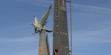 El ple de Tortosa aprova descatalogar el monument de la Batalla de l’Ebre