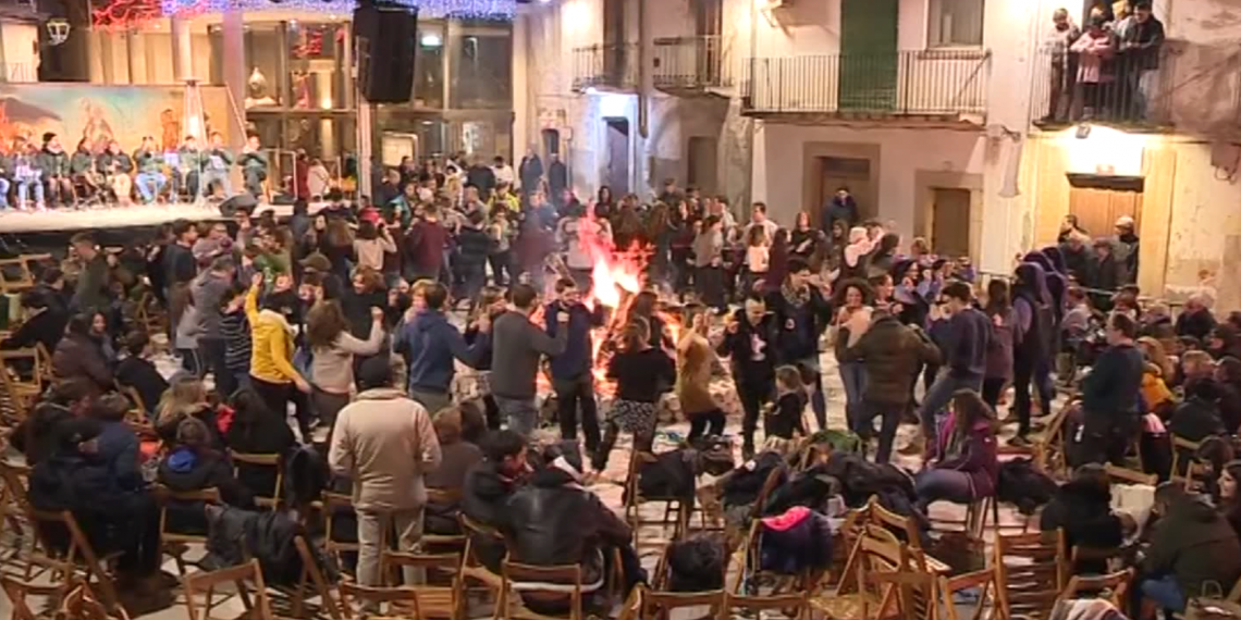 Pregó i encesa de la foguera