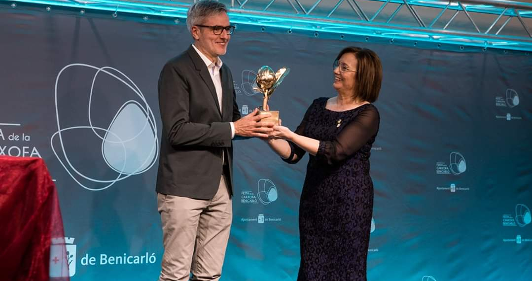 Benicarló premia Mikel López Iturriaga amb la Carxofa d’Or