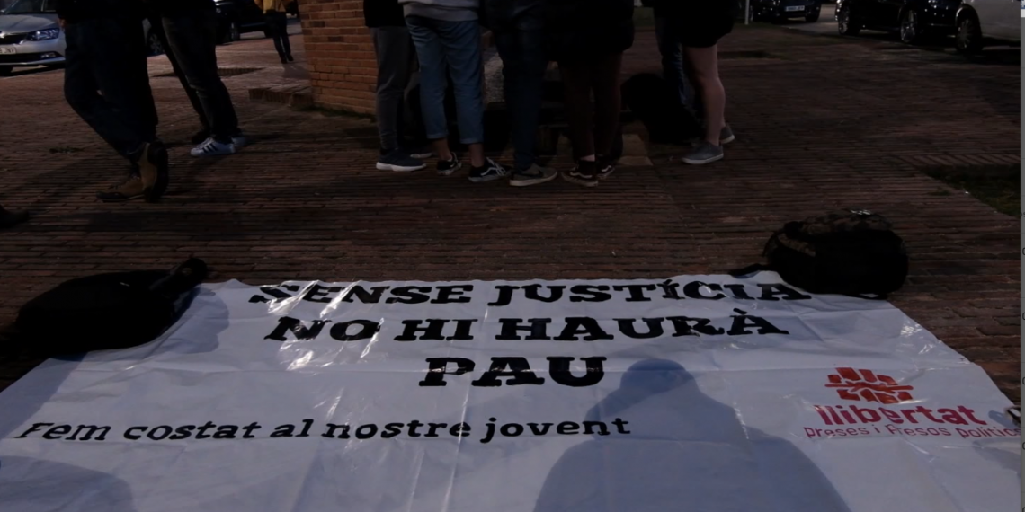 Llibertat amb càrrecs a un estudiant de Tortosa per liderar suposadament els aldarulls de Tarragona