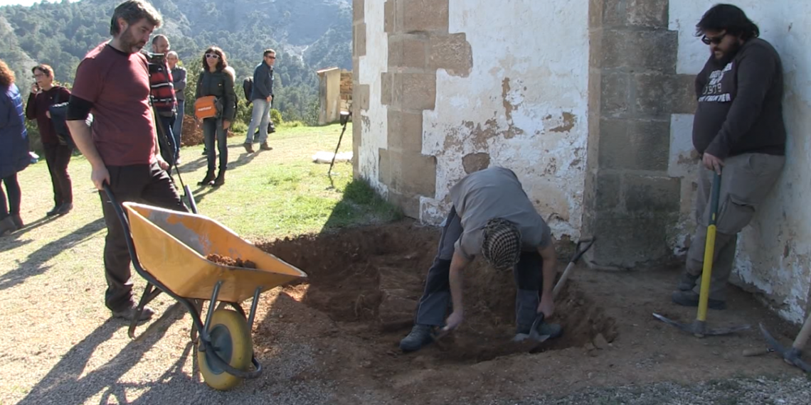 Justícia obre una fossa de la Guerra Civil a Bot per buscar un veí i dos soldats