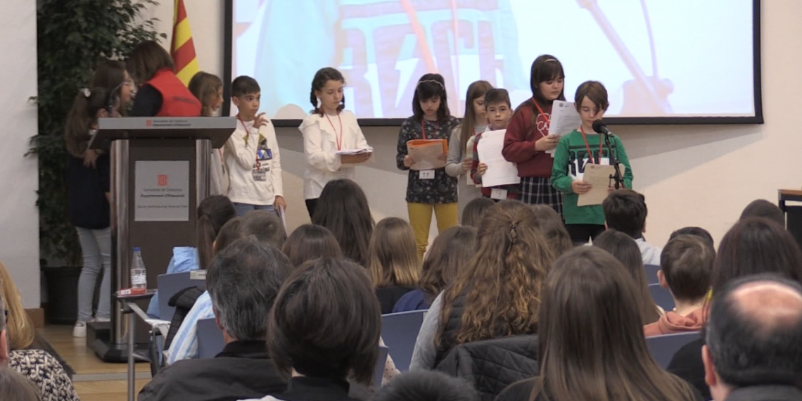 Uns 180 alumnes de l’Ebre donen el tret de sortida al certamen de lectura en veu alta