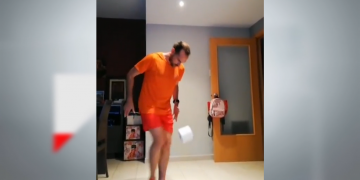 El tècnic del Gandesa Guillermo Camarero ‘supera’ el repte #10toqueschallenge’