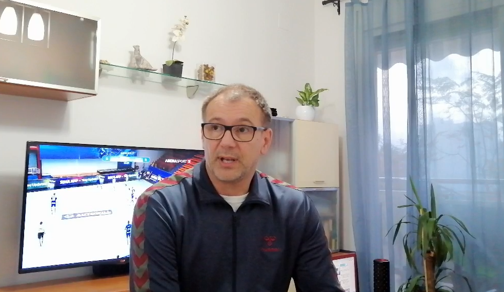 Sasa Jovic, tècnic de l’Handbol Amposta-Lagrama, dona una lliçó de vida