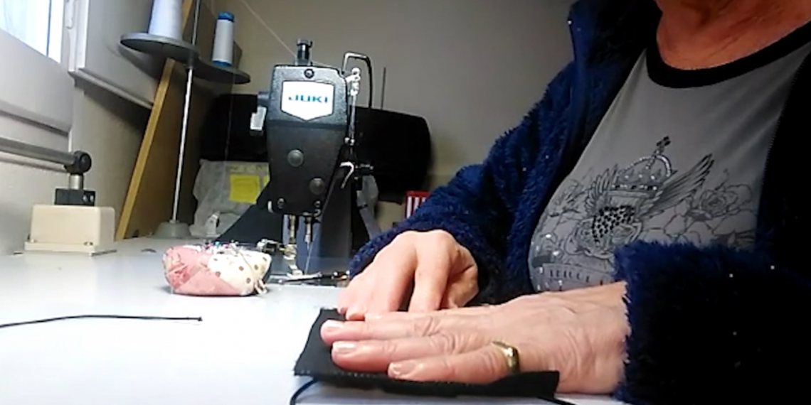 Cosidores d’Alcanar confeccionen 3.000 mascaretes contra el coronavirus