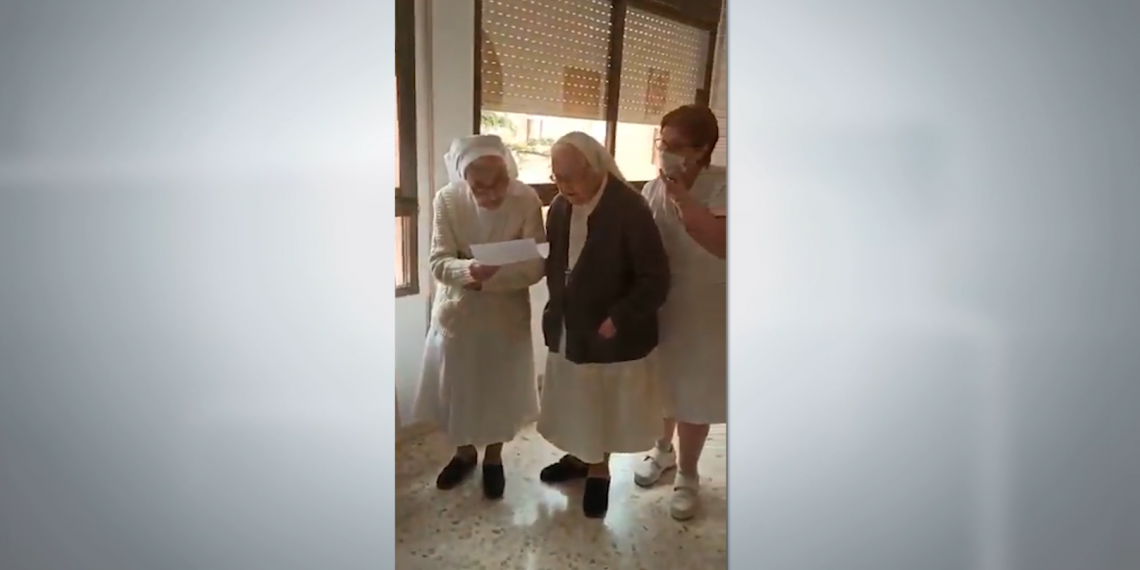 Antonio Banderas viralitza un vídeo d’unes monges de Tortosa cantant ‘Resistiré’