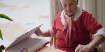 Els avis de la residència Casa del Poble del Perelló expliquen en un vídeo que es troben bé