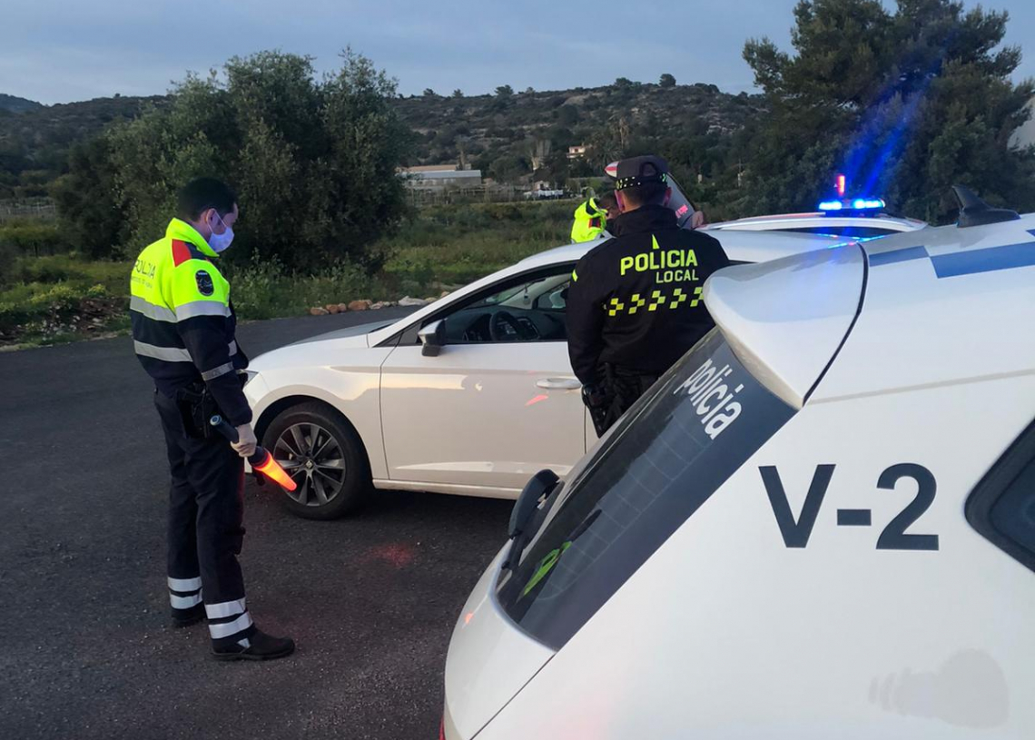 Alcanar torna a confinar les zones turístiques per la possible arribada de vehicles