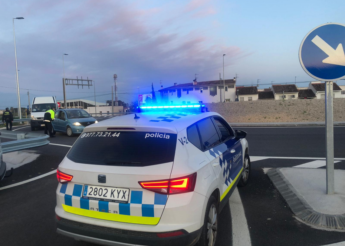 Alcanar torna a confinar les zones turístiques per la possible arribada de vehicles