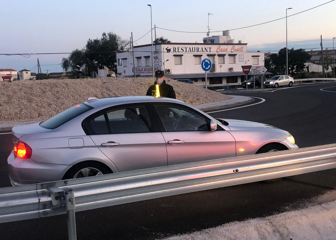 Alcanar torna a confinar les zones turístiques per la possible arribada de vehicles