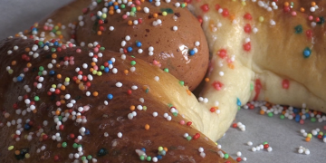 Mones a domicili, la solució dels pastissers davant d’una Pasqua confinada