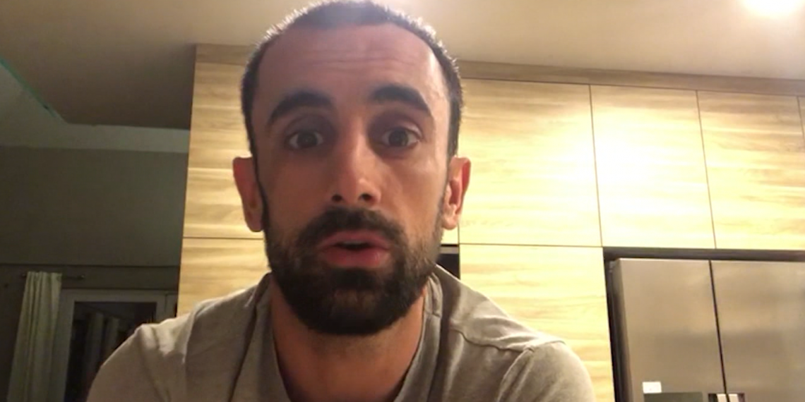 Gerard Badia es prepara a casa, mentre espera la tornada de la Lliga Ekstraklasa