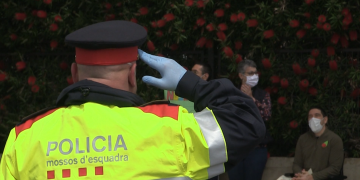 APASA homenatja els cossos de seguretat i el personal sanitari