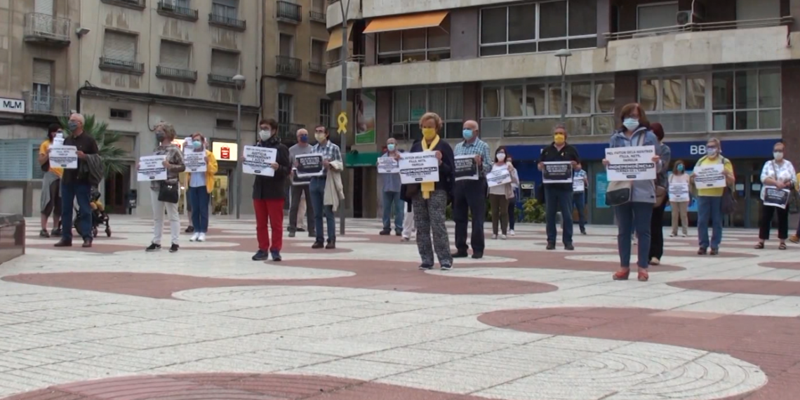 Les Iaies i Iaios per la República tornen a la plaça Alfons XII