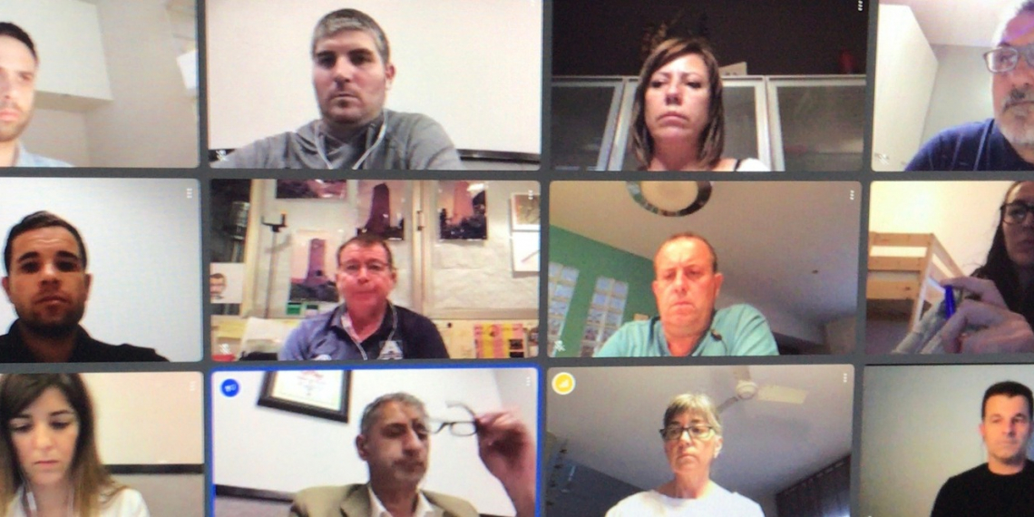 Primer ple virtual a l’Aldea amb unitat taurina i retrets per la seguretat viària