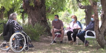 L’emotiva trobada entre la Teresa i la seva família a la residència de Móra d’Ebre