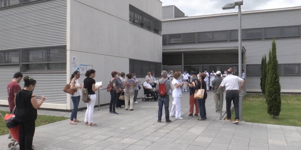 Veïns de Roquetes i sanitaris exigeixen millores en la sanitat pública