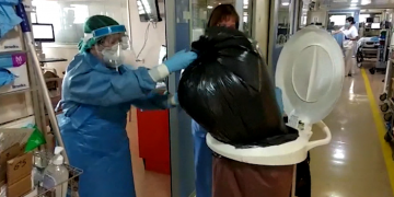 El personal de la neteja queda exclòs de la paga extra als sanitaris pel covid-19