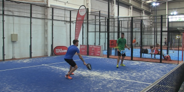 Una vuitantena de parelles participen al torneig de pàdel de l’Indoor Vinaròs