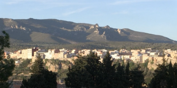 Salut fa proves PCR a 56 joves de la Sénia per diversos positius de covid-19 en una discoteca de Peníscola