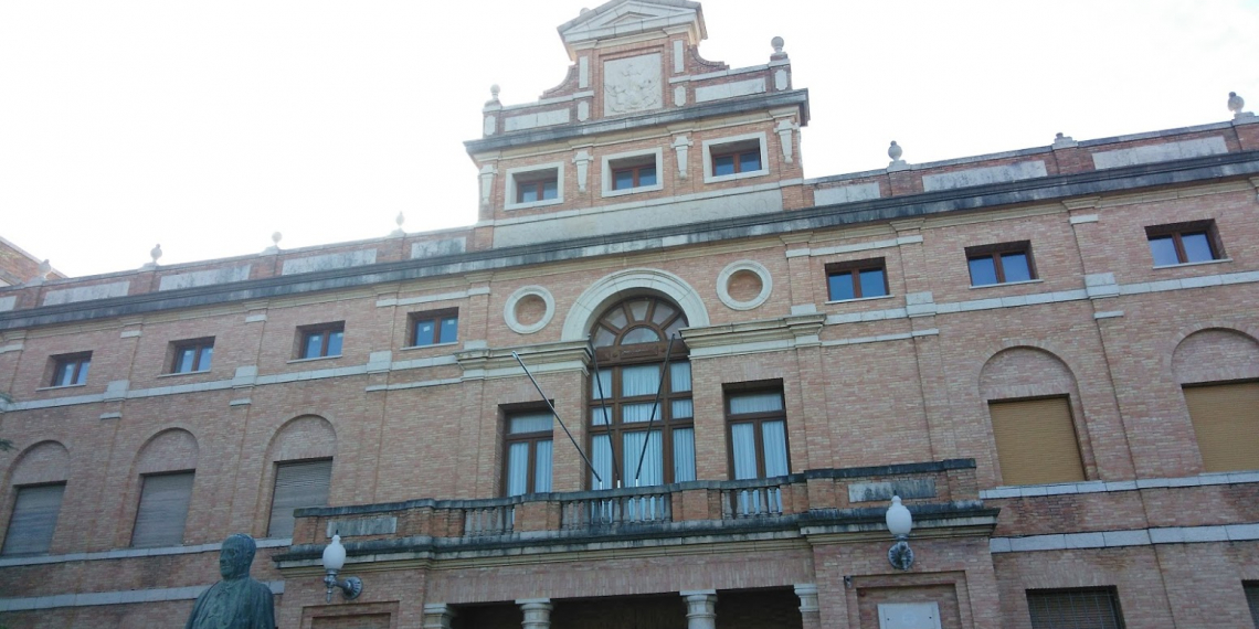 Confinen un grup de segon d’ESO del col·legi Sagrada Família de Tortosa