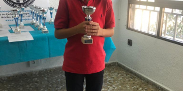 Xavier Mompel es proclama campió sub’10 a l’IRT d’Alacant