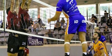El Volei Roquetes segueix imparable i supera al Sant Martí per 2-3