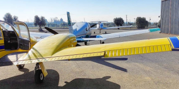 Apareixen restes de l’avioneta desapareguda a més de 100 metres de profunditat davant la costa del delta de l’Ebre