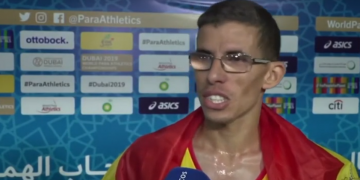 Yassine Ouhdadi, protagonista de les conferències esportives de Tortosa a l’alumnat de la ciutat