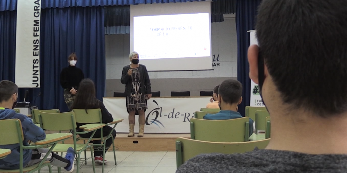 L’institut Sòl de Riu d’Alcanar forma agents anticovid entre l’alumnat