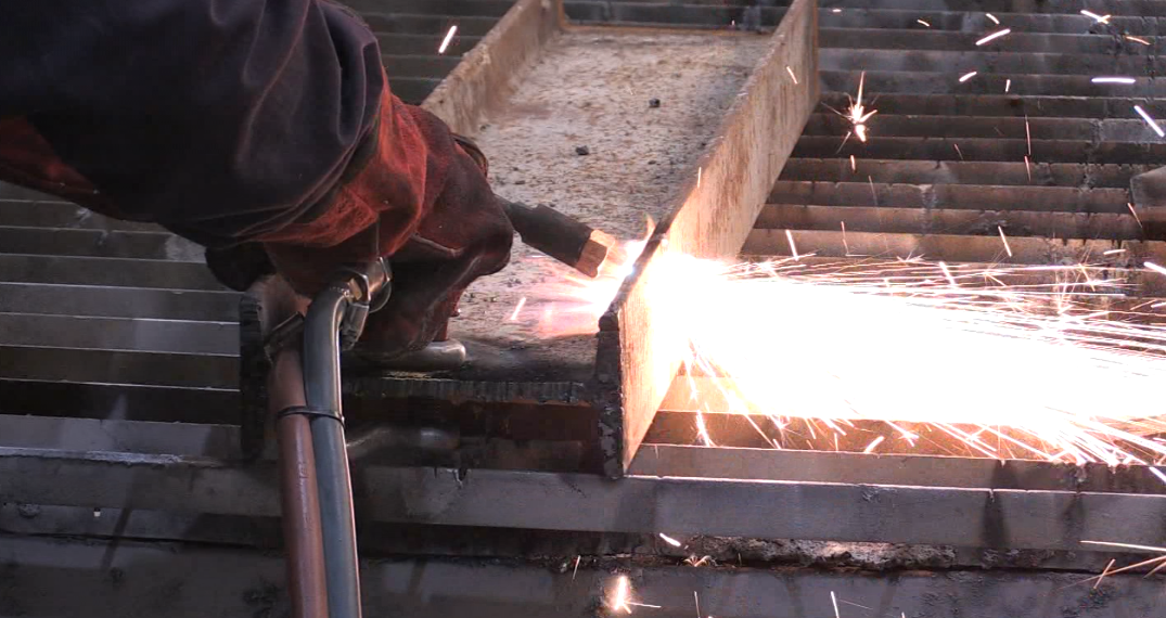Així seran els treballs dels ferrers per desguassar el monument