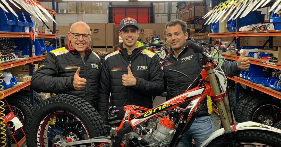 Adam Raga anuncia la renovació amb TRRS