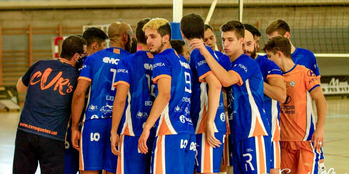 El Volei Roquetes guanya (0-3) al Barça i suma la cinquena victòria consecutiva