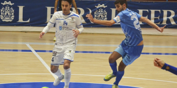 El Peníscola de Carles Saladié perd (6-4) a la pista del Parrulo Ferrol