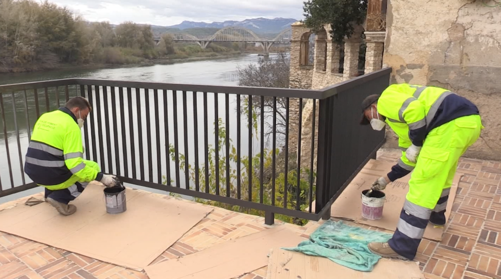 La Ribera d’Ebre millora els mobiliaris urbans a través d’un Pla d’Ocupació de la Diputació de Tarragona