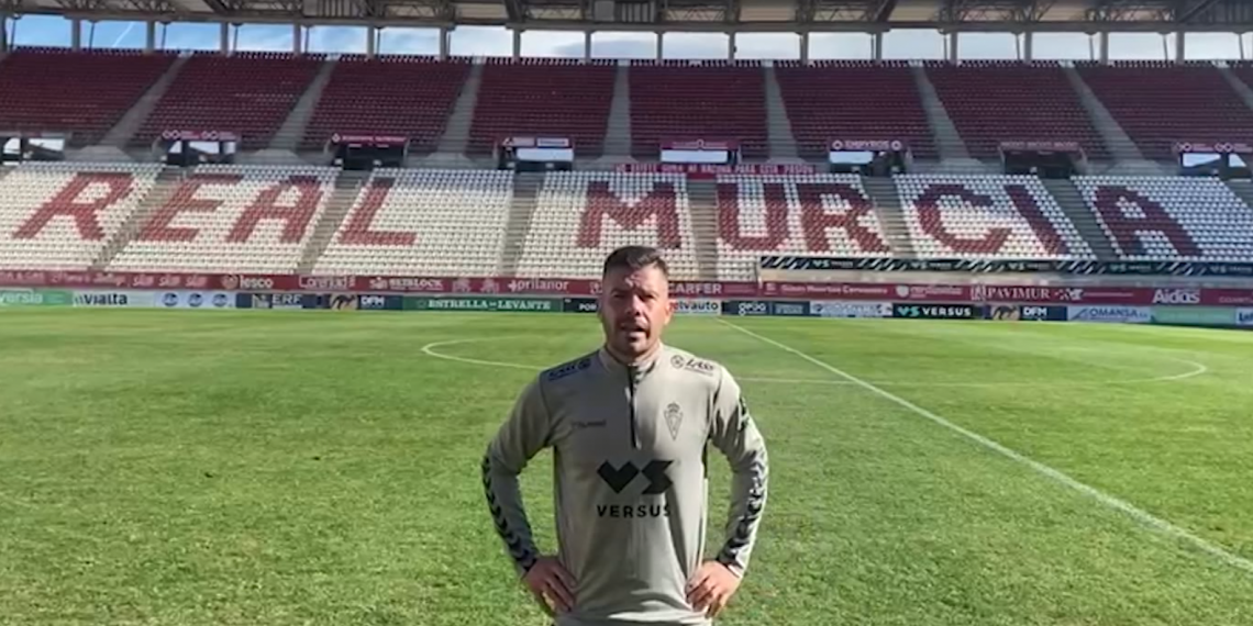 Víctor Curto i el Real Múrcia lluiten per entrar als llocs que permeten optar a ascendir a Segona A