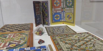 El Museu de les Terres de l’Ebre exposa mig centenar de joguines d’arreu del món