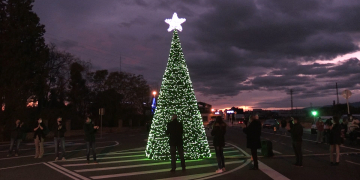 L’Aldea saluda al Nadal amb l’encesa de llums i inaugurant unes lletres led amb el nom del poble