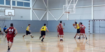 La Federació Catalana de Bàsquet veu inviable començar a competir en les dates establertes