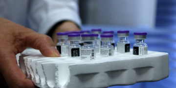 Es reprèn la vacunació contra la Covid-19 a l’Ebre amb 60 dosis a la residència de Flix