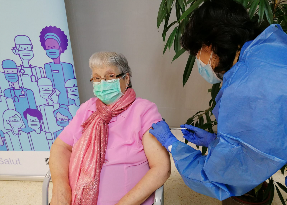 La Residència Natzaret de Móra d’Ebre rep la segona dosi de la vacuna