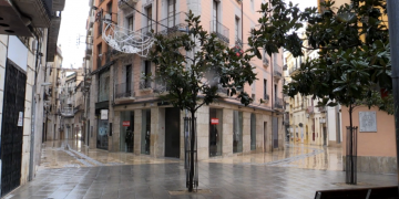 Comerços tancats i carrers deserts en el primer cap de setmana de les noves restriccions