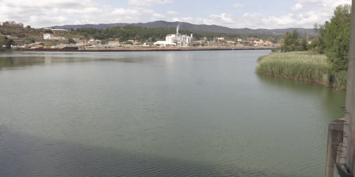 Recta final a les obres de descontaminació del pantà de Flix