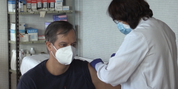 Comença la vacunació als professionals de l’Hospital Comarcal de Móra d’Ebre