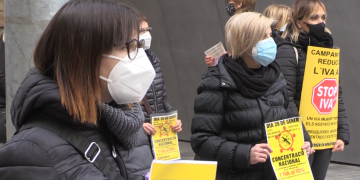 Concentració del sector de la perruqueria i l’estètica per exigir l’IVA del 10%