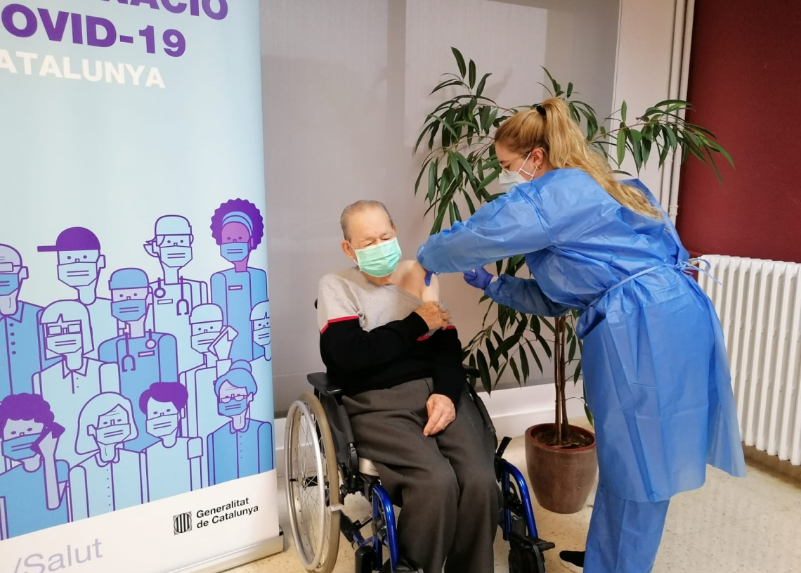 La Residència Natzaret de Móra d’Ebre rep la segona dosi de la vacuna