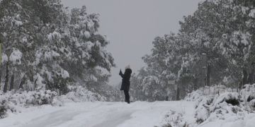 Una espectacular nevada vesteix de blanc les Terres de l’Ebre