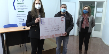 L’AECE dóna 600 euros al projecte Emma per la investigació del càncer de mama