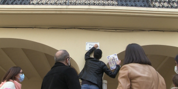 Els carrers de Tivenys llueixen noms de dones per reivindicar el 8-M